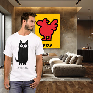 Rolig svart katt som stirrar i en tittar-tävling t shirt