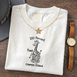 Rolig T-shirt med hög giraff och citat om vänskap