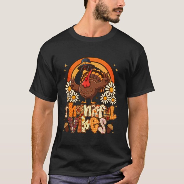 Rolig Tacksam stämning Turkiet Regnbåge Retro Tack T Shirt (Framsida)
