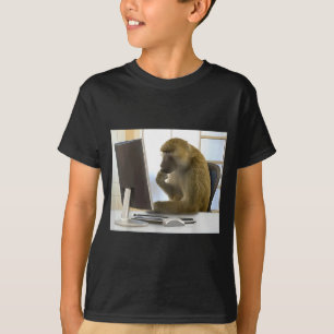 Rolig Tänkande Apa Meme Kontor Nyfiken Ape Hjärna T Shirt