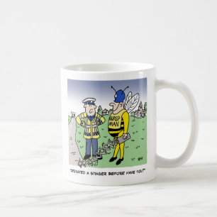 Rolig tecknad serie om brittisk trafikpolis kaffemugg