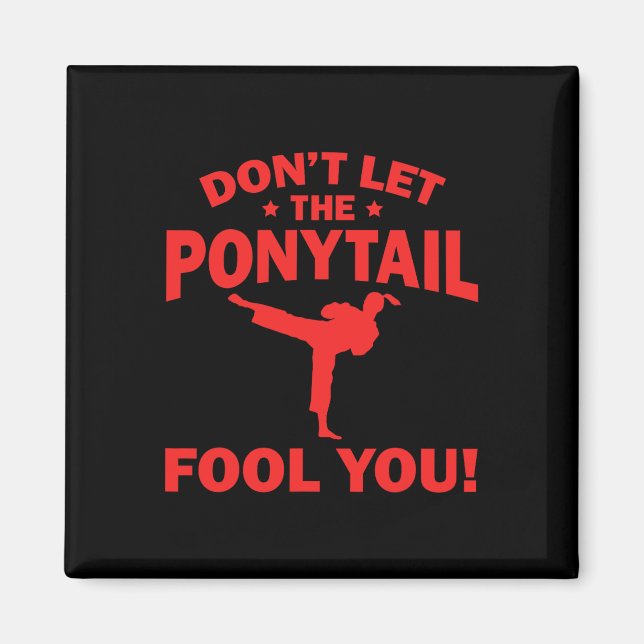 Rolig tjej karate design barn kvinnor kickboxning  magnet (Framsidan)