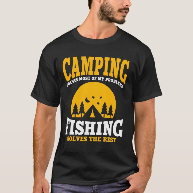 Rolig tjej som campar och fiskar t shirt (Framsida)
