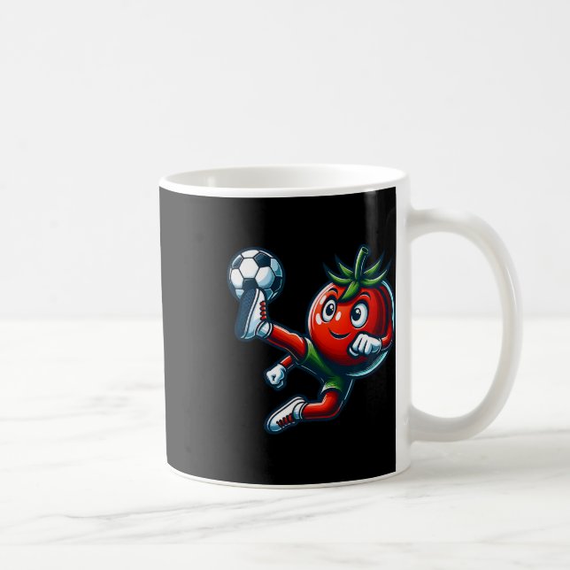 Rolig Tomat Fotbollsspelare Sparkar Byll Maskot  Kaffemugg (Höger)