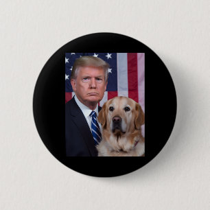 Rolig Trump Och Golden Retriever Hund Usa Flagga E Knapp
