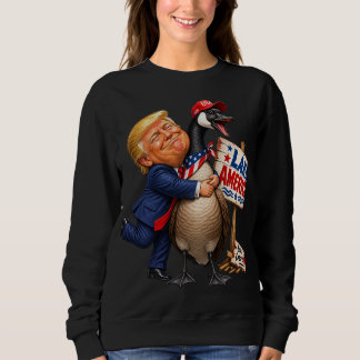 Rolig Trump som kramar gås Lake America Politisk T Shirt