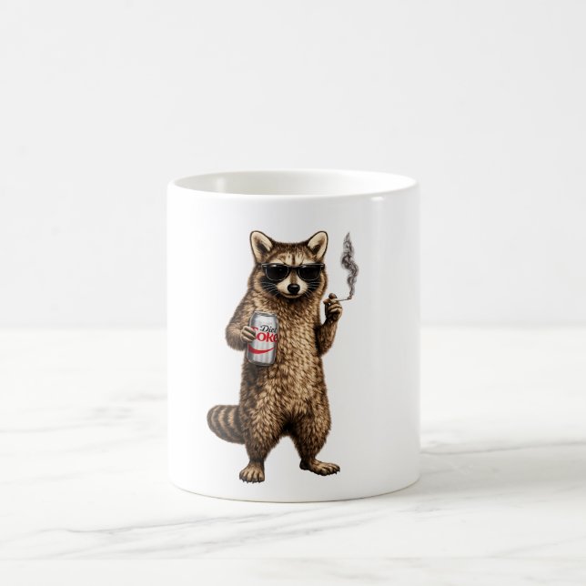 Rolig tvättbjörn dricker dietdryck – Coola solglas Kaffemugg (Center)