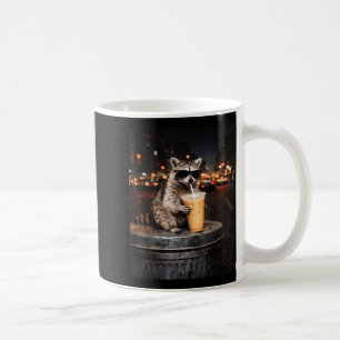 Rolig tvättbjörn dricker iskaffe djur meme män kaffemugg