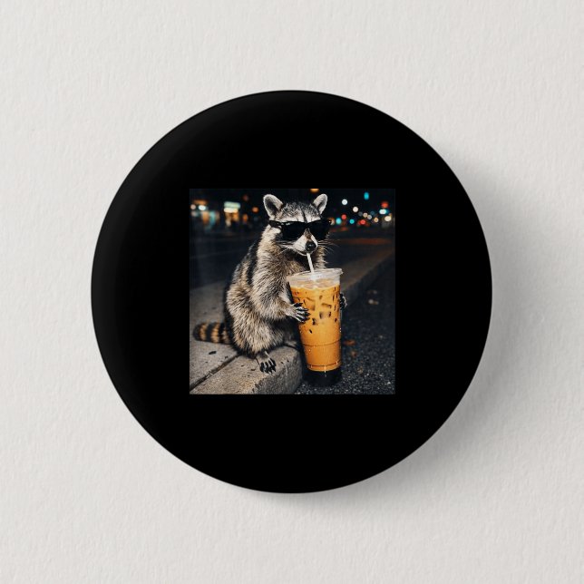 Rolig tvättbjörn dricker iskaffe djur meme män knapp (Framsida)