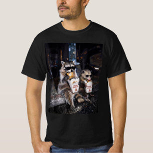 Rolig Tvättbjörn Opossum Äter Crab Rangoon Gata T Shirt