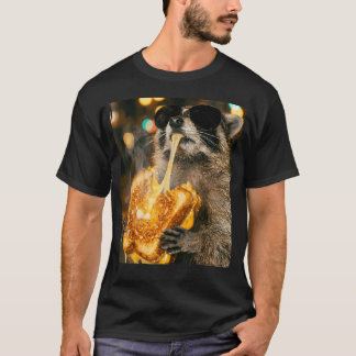 Rolig Tvättbjörn som äter Grillad Ost T Shirt