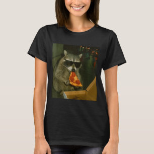 Rolig tvättbjörn som äter Zza-djur meme T Shirt
