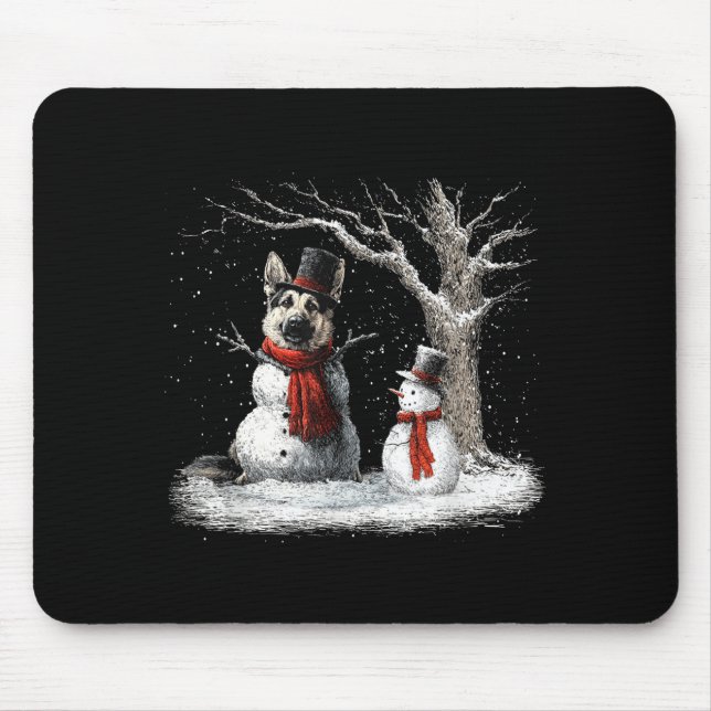 Rolig tysk schäferhund i snöträdet jul musmatta (Framsidan)