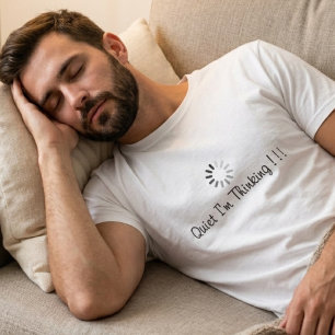 Rolig Tyst Jag Tänker Svart Typografi T Shirt