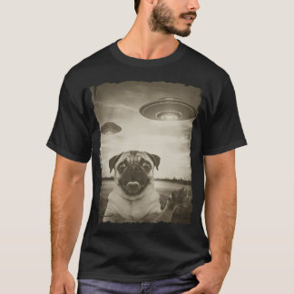 Rolig UFO-upplevelse med Mops Hund Selfie Telefon T Shirt