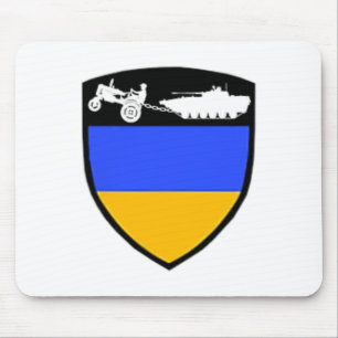 Rolig ukrainsk bonde traktor bogserar tank meme musmatta
