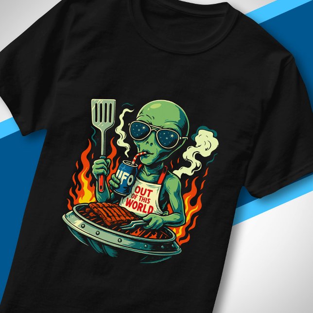 Rolig utomjording BBQ-illustration Retro Sci-Fi Gr T Shirt (Skapare uppladdad)