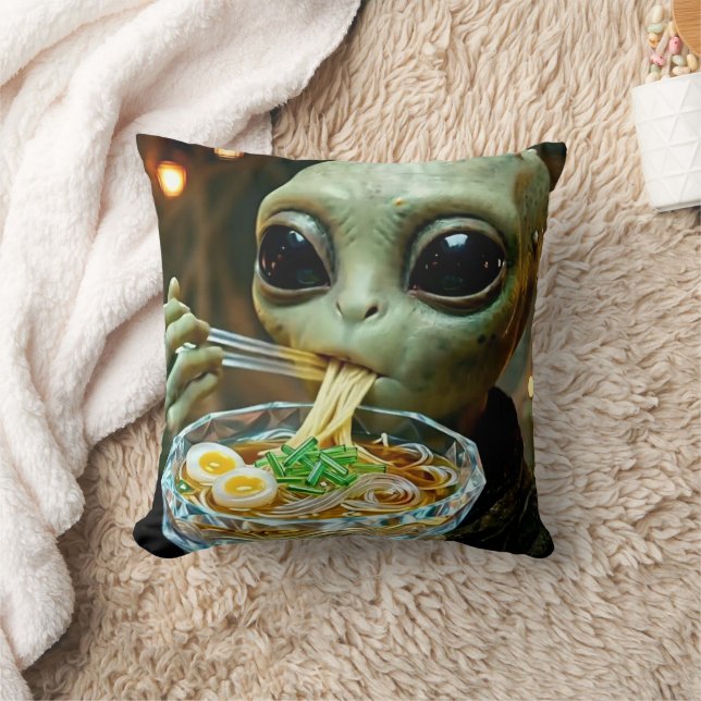 Rolig utomjording som äter Ramen Nudlar Kudde (Filt)