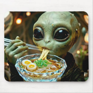 Rolig utomjording som äter Ramen Nudlar Musmatta