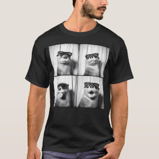 Rolig utter i solglasögon Älskar Utter Sjöutter T Shirt