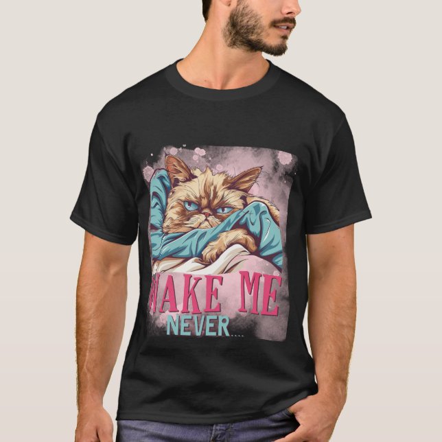 Rolig "Väck Mig Aldrig" Grinig Sovande Katt✨😴😼 T Shirt (Framsida)