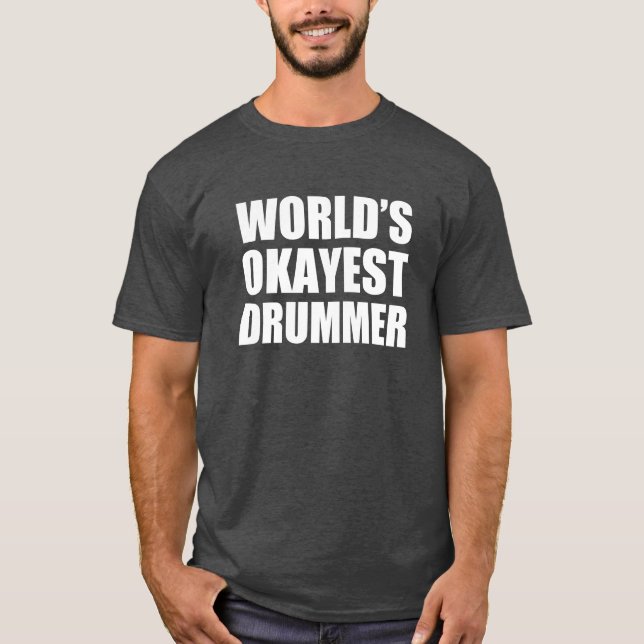 Rolig världs Okayest handelsresande Tee Shirt (Framsida)