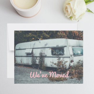 Rolig Vi Har Flyttat Gammalt Vitt Trailer Hem Meddelande