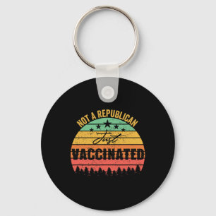 Rolig Vintage Inte Republikan Just Vaccinerad  Nyckelring