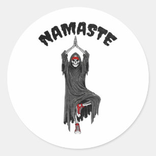 Rolig Yoga Namaste Halloween Skelett Skördeman Trä Runt Klistermärke