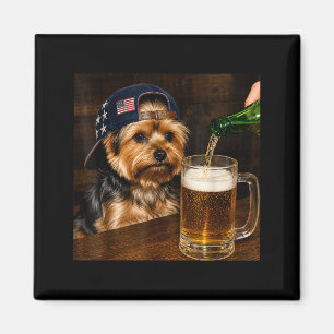 Rolig Yorkie Dricker Öl Hund Meme 4:e Juli Magnet