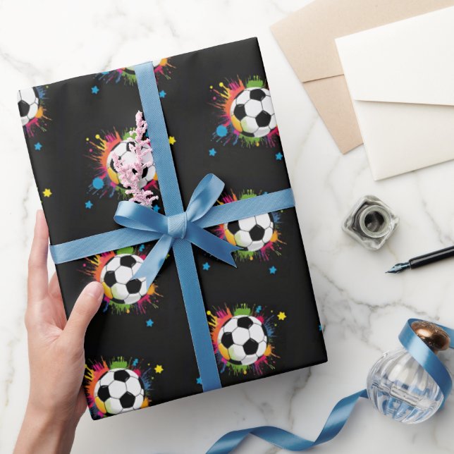 Roliga Färgglada Fotbollar Sportmönster På Svart Presentpapper (Gifting)