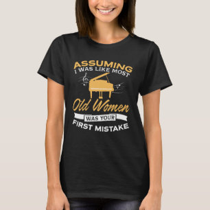 Roliga gammala kvinnapianoälskare t shirt
