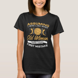Roliga gammala kvinnavolleybollälskare t shirt