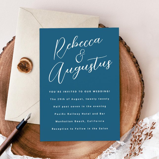 Roliga handskrivna namn i blå och vit bröllopsdeko inbjudningar (Skapare uppladdad)