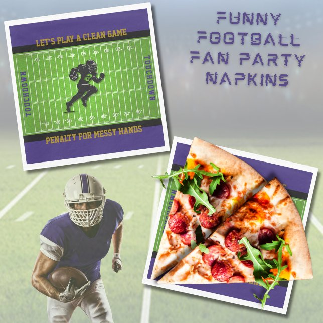 Roliga Matchdag Lila Fotbollsplan Födelsedagsserve Pappersservett (Avoid the yellow flag! 🏈 Keep the game (and your hands) clean football themed napkins)