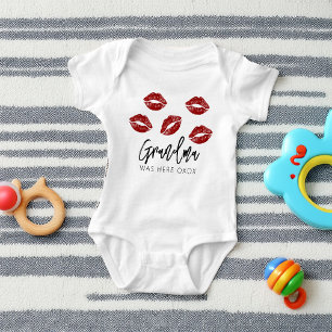 Roliga mormor kyssar t shirt