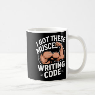 Roliga muskler skriver kod som säger programmerare kaffemugg