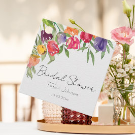 Roliga och ljusa tulpaner och grönska Bröllopsdusc Gåvor Etiketter