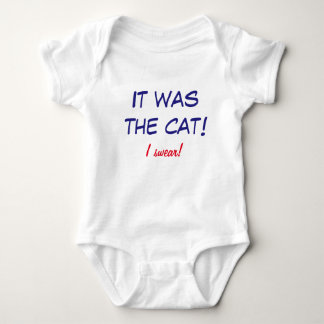 Roliga Onsie - babyen klandrar katten! Tröja