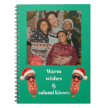 Roliga salami kyssar familjefoto jul