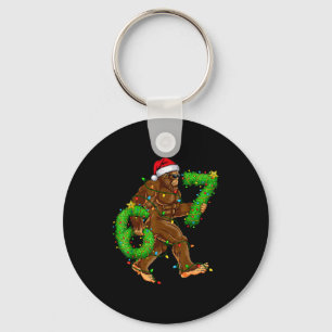 Roliga Six Seven 6 7 Meme Bigfoot Jultröjor  Nyckelring