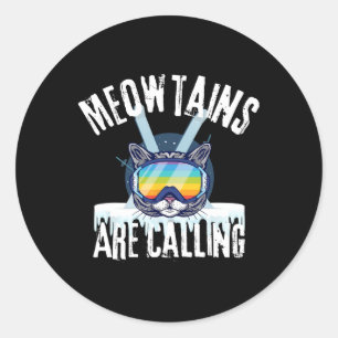 Roliga skidkattsälskare Meowtains kallar HBTQ S Runt Klistermärke