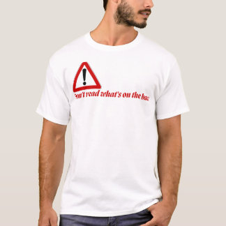 Roliga T-shirt med 'Läs inte baksidan'
