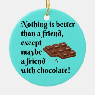 Roliga vänner med chokladsvarttext julgransprydnad keramik