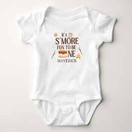 Roligare att vara en Kids lägereld 1-års födelseda T Shirt
