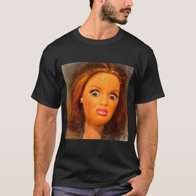 Roligt Äckliga Dockans Ansikte Meme T Shirt (Framsida)