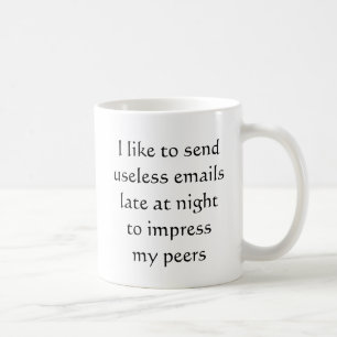 Roligt arbete Kontor Min Skicka mejl sent på kväll Kaffemugg