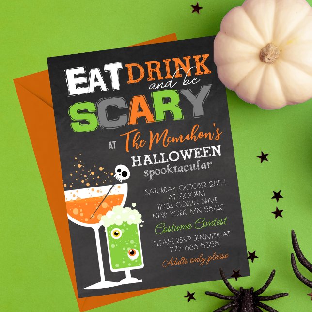 Roligt Ät Drick och var Scary Halloween Vuxen Part Inbjudningar (Eat Drink and Be Scary Fun Adult Chalkboard Halloween Invitations. Available printed or digital)
