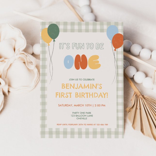Roligt att vara EN Färgrik Grön Gingham 1-årsdag Inbjudningar (Skapare uppladdad)
