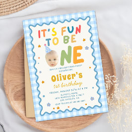 Roligt att vara en fotoblå Gingham 1-årsdag Inbjudningar